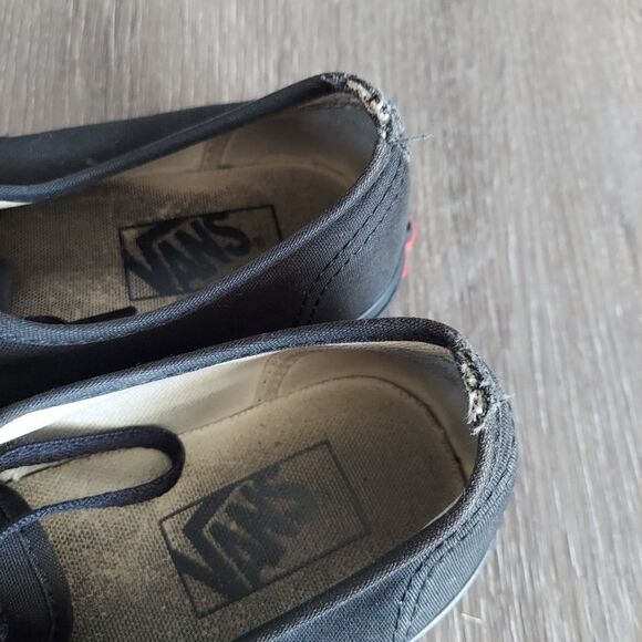 Black Low Top Vans Unisex Men 6 Women 7.5 - Picture 9 of 10